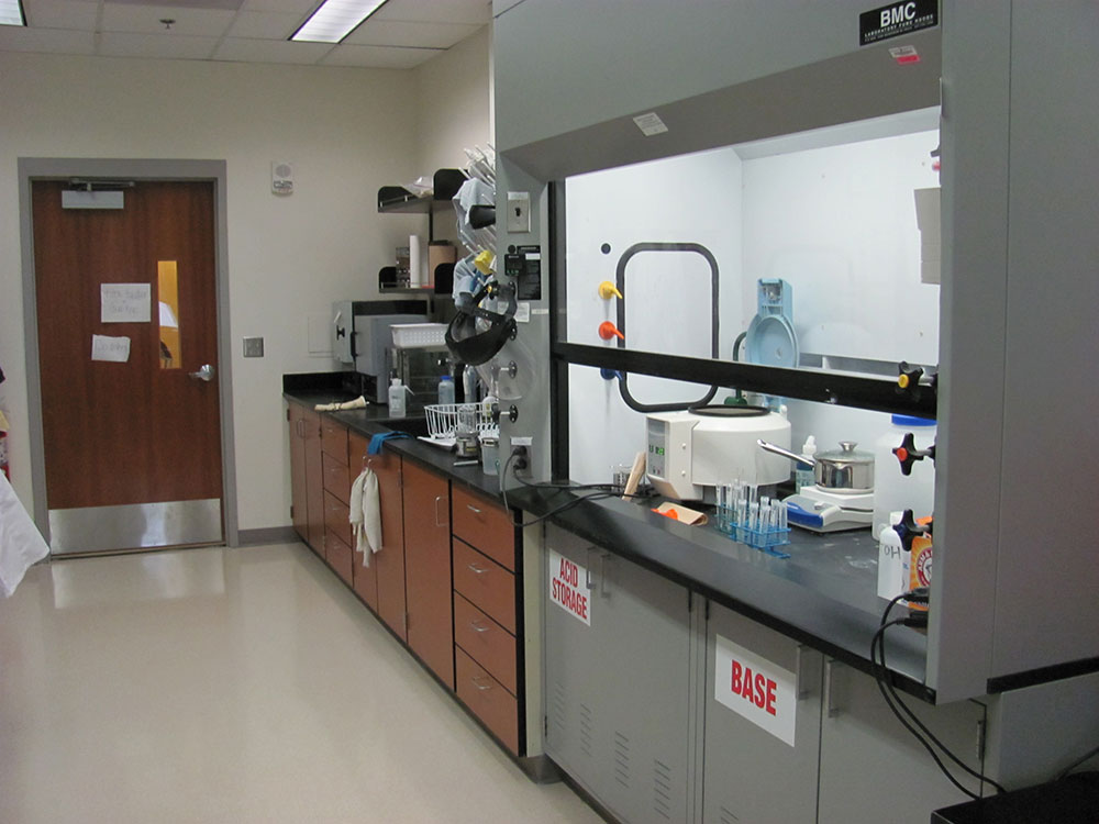 Exemple d’un laboratoire pour le traitement des grains d’amidon et des phytolithes, University of Missouri-Columbia.