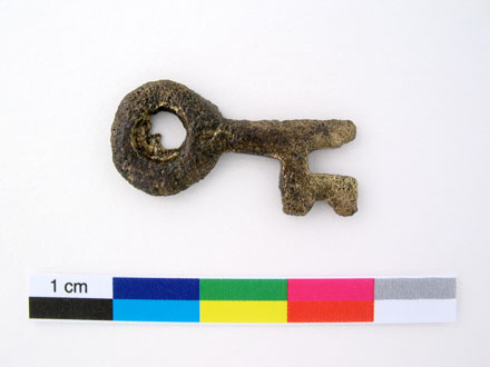 Clé en laiton retrouvée sur le site Cartier-Roberval (CeEu-4-45A3-52).
