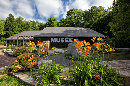 Pointe-du-Buisson, Musée québécois d’archéologie (ouvert depuis 1986)