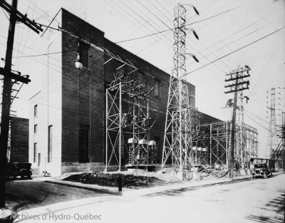 Poste-de-la-Reine-Queen-Street-station-extérieur_1929